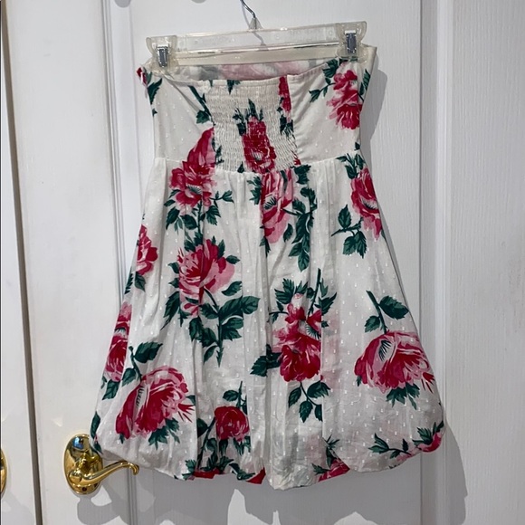 Urban Outfitters White Floral Strapless Dress - Picture 5 of 7